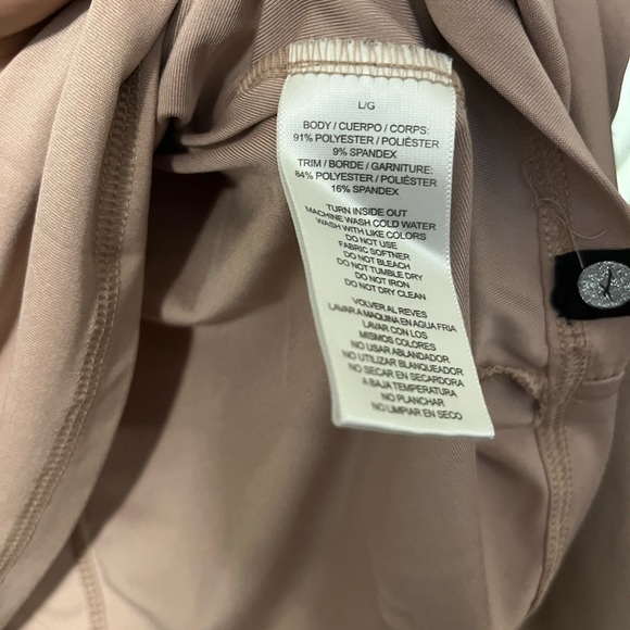 Workout outfit (pinkish color) - Picture 5 of 6